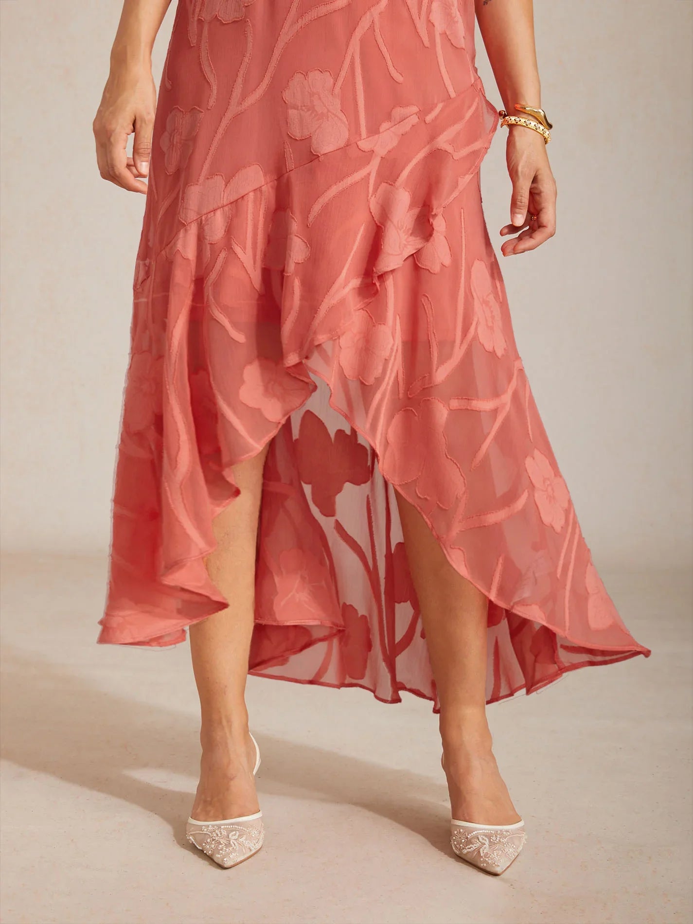 Sleeveless Evening Dresses Made of Floral Chiffon with Asymmetrical Hem