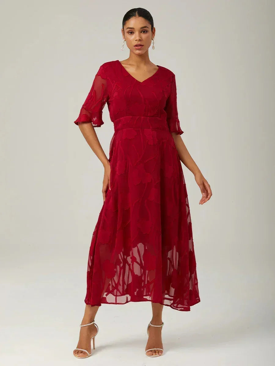 Maxi Dresses Made of Lace Fabric with Soft Sleeves