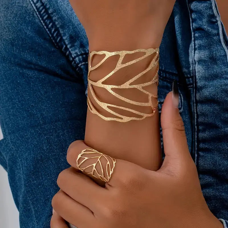 Vintage Hard Bracelet with Decorative Leaf