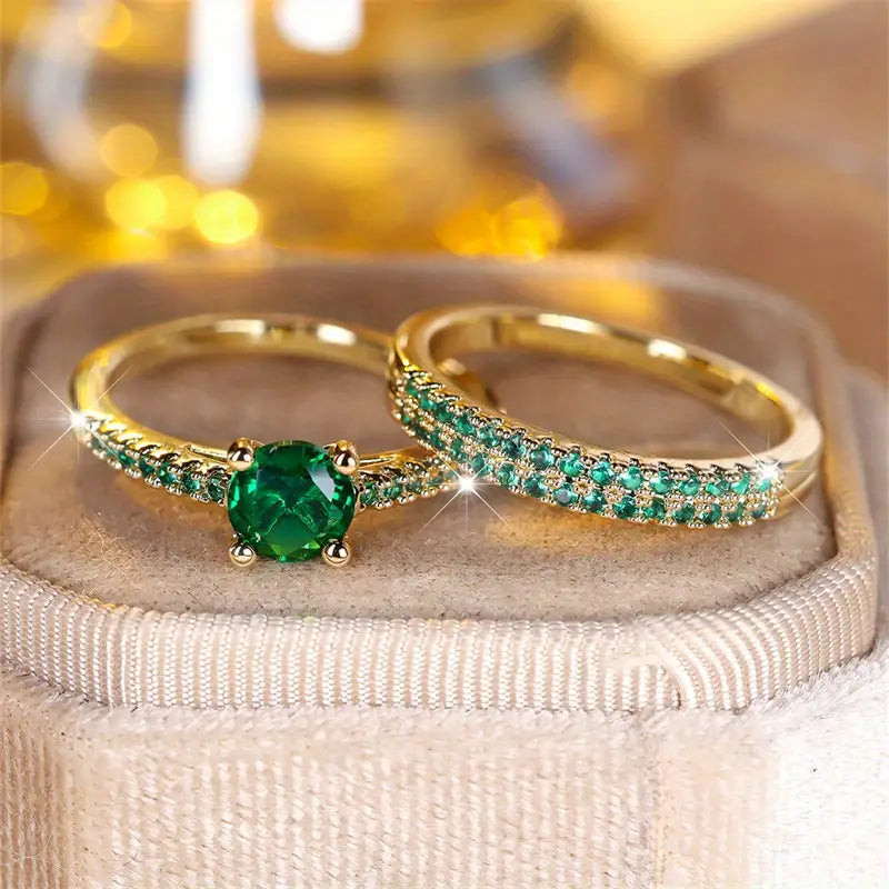 Two Ring Set with Emerald Stone in Gold