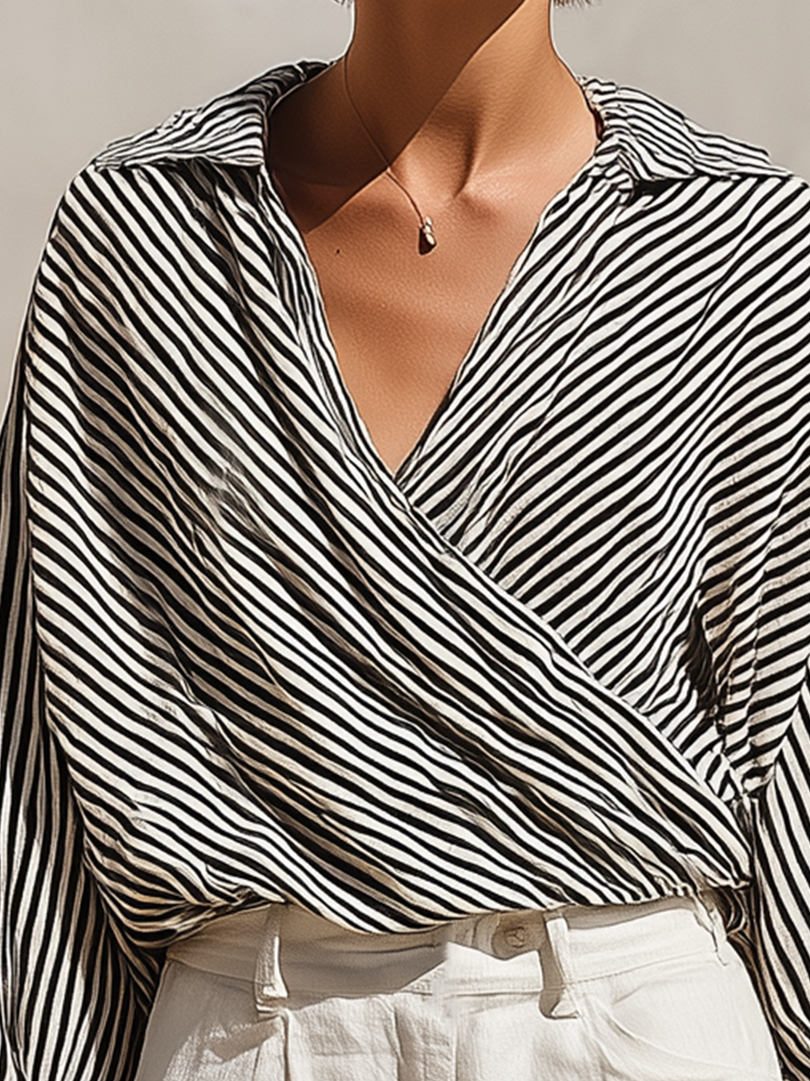 Loose black and white striped blouse with high-waisted white shorts - Two-piece set MDZ2724D6T