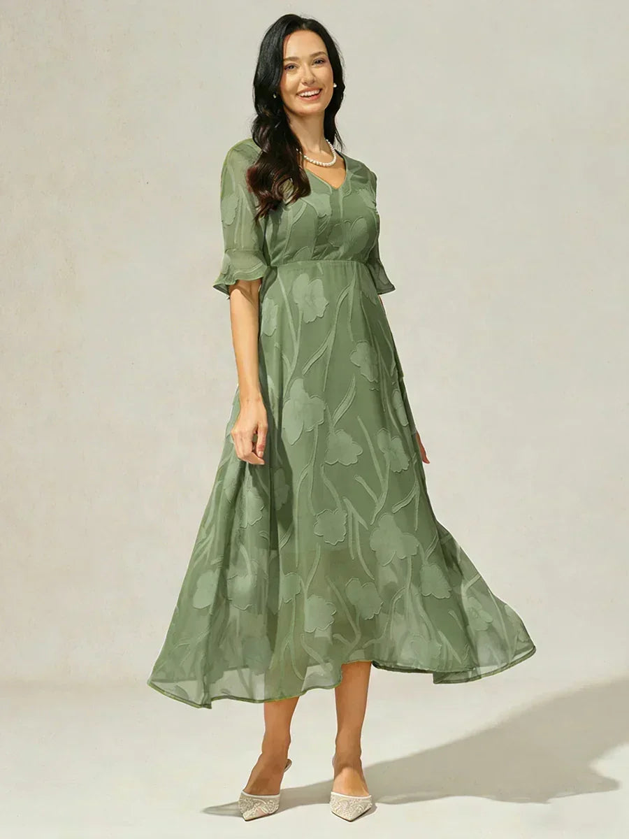 Maxi Dresses Made of Lace with Train