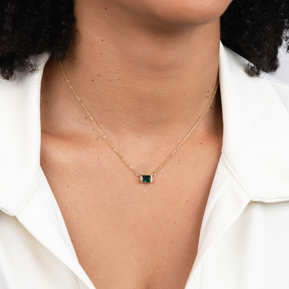 Delicate Pendant with Emerald