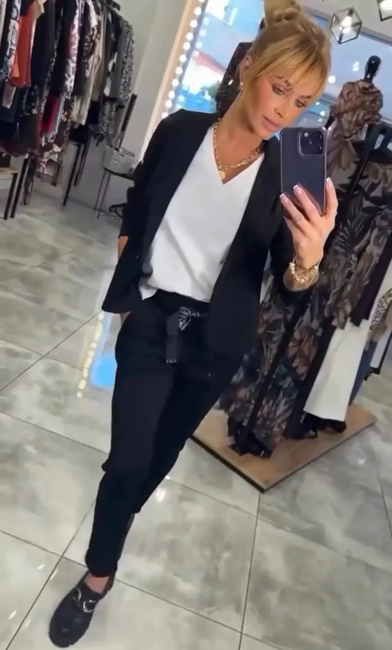 Taylor Ginbra (Jacket + Pants)
