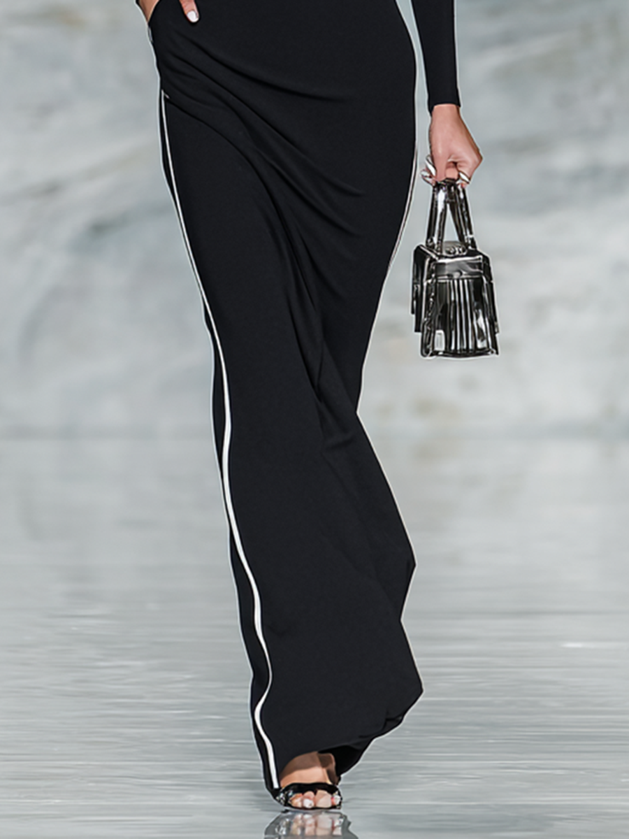 Fitted Maxi Dresses with Square Neckline and Long Sleeves in Black and White MDA1698G8Y