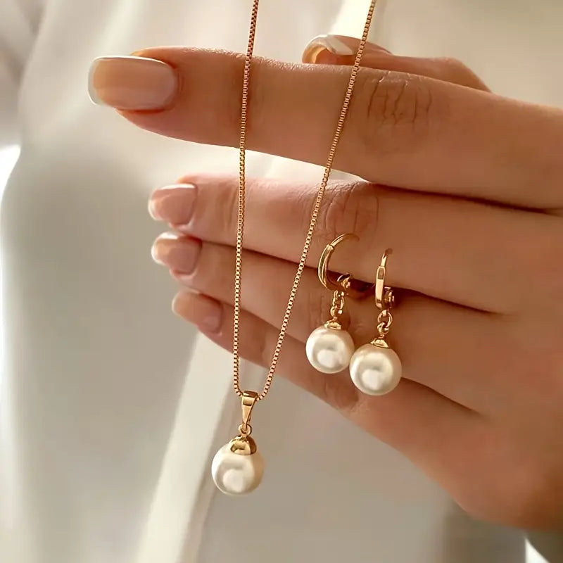 Elegant Jewelry Set with Pearls