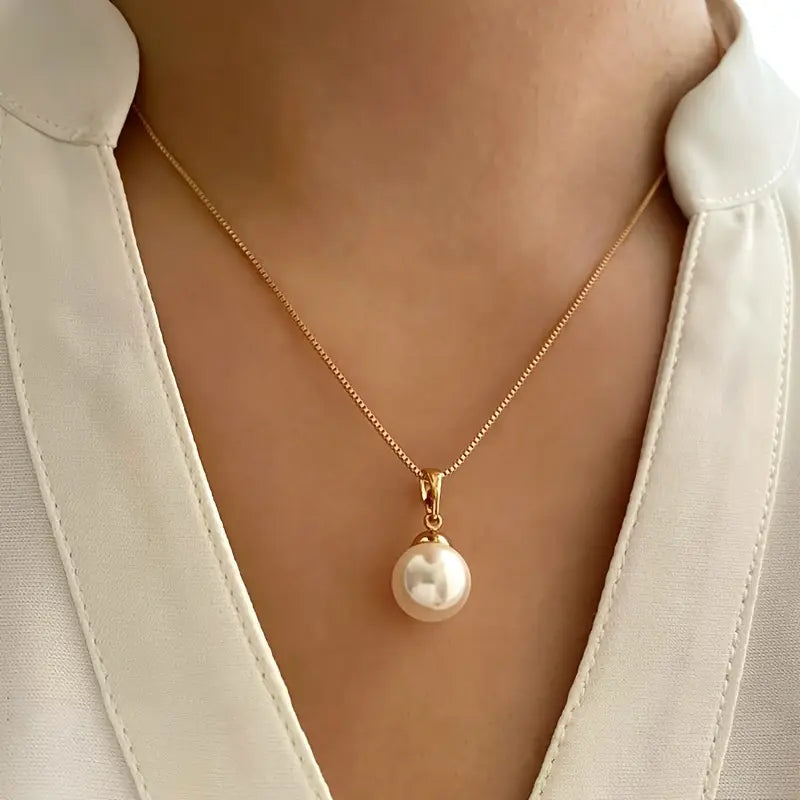 Elegant Jewelry Set with Pearls