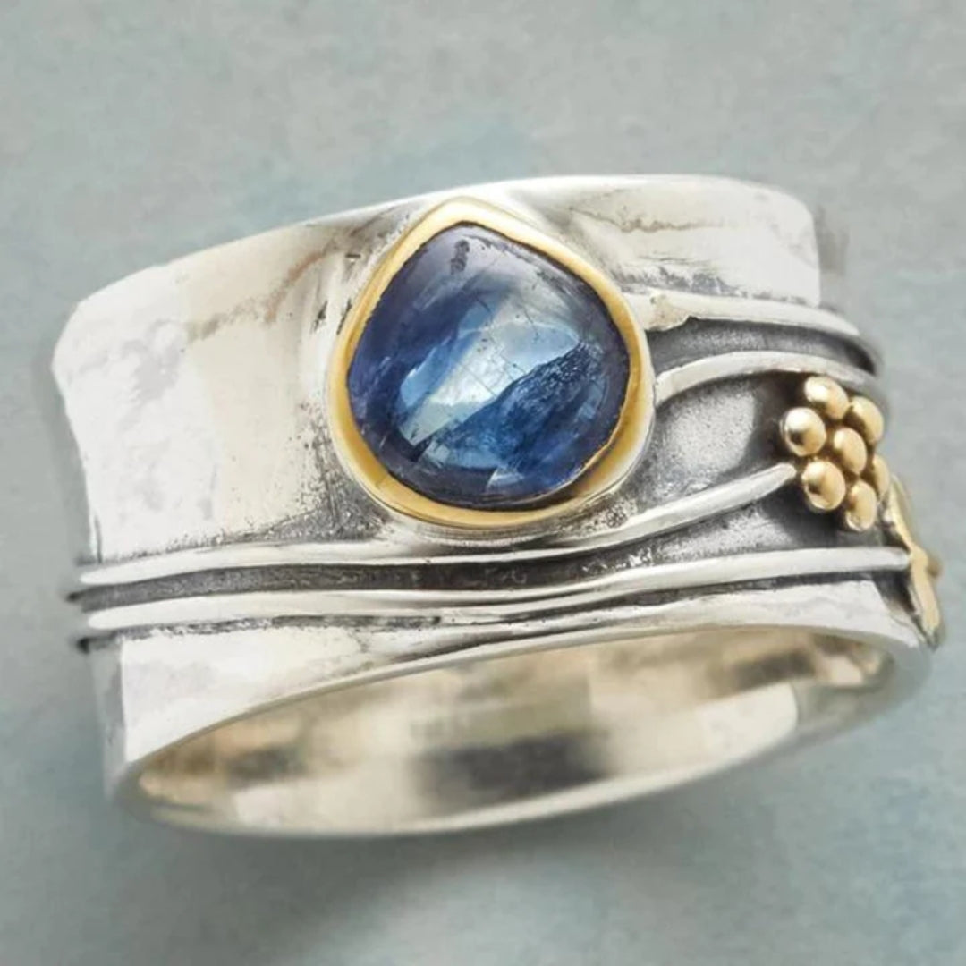 Blue Nuit™ Ring – Classic Glow