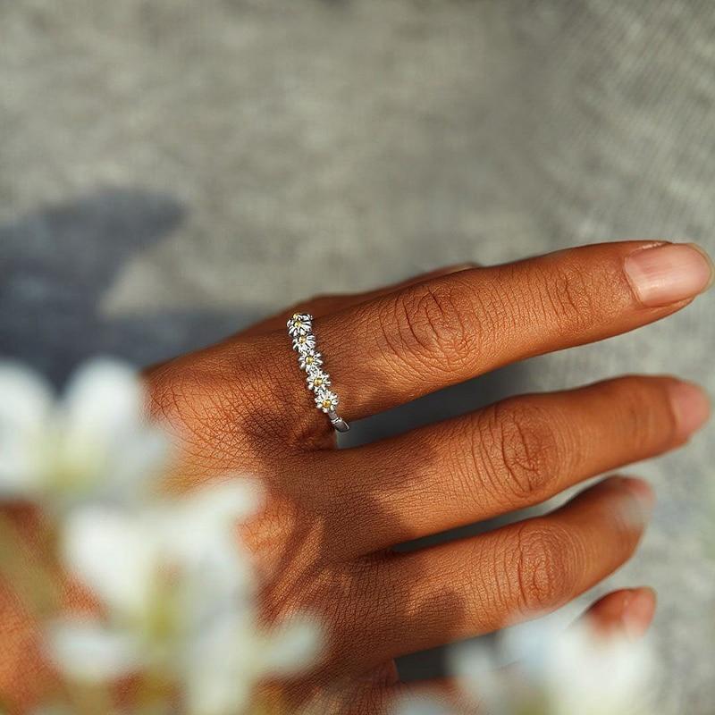 Daisy Ring – Silver and Painted Softness