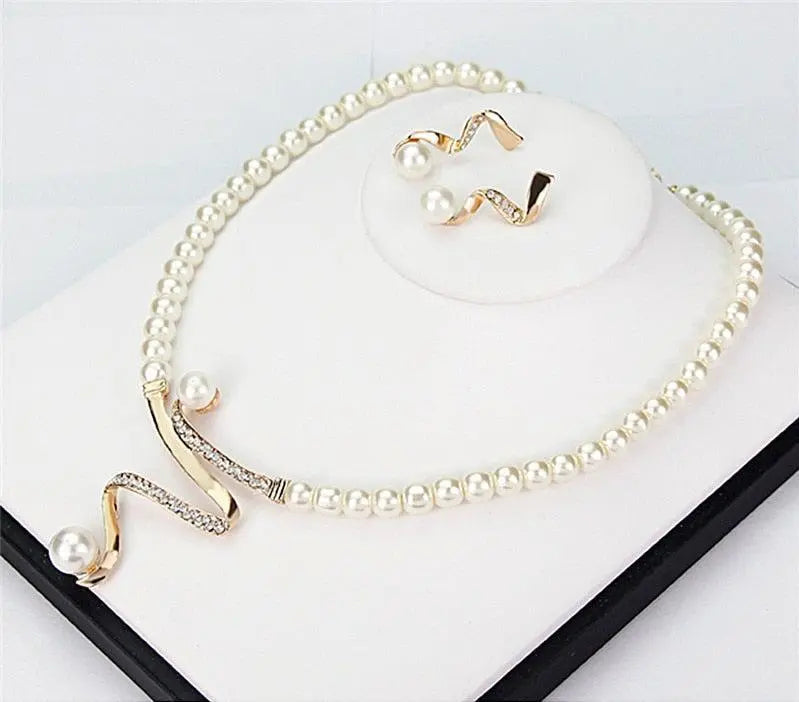 Jewelry Set Including Necklace and Earrings with Natural Pearls