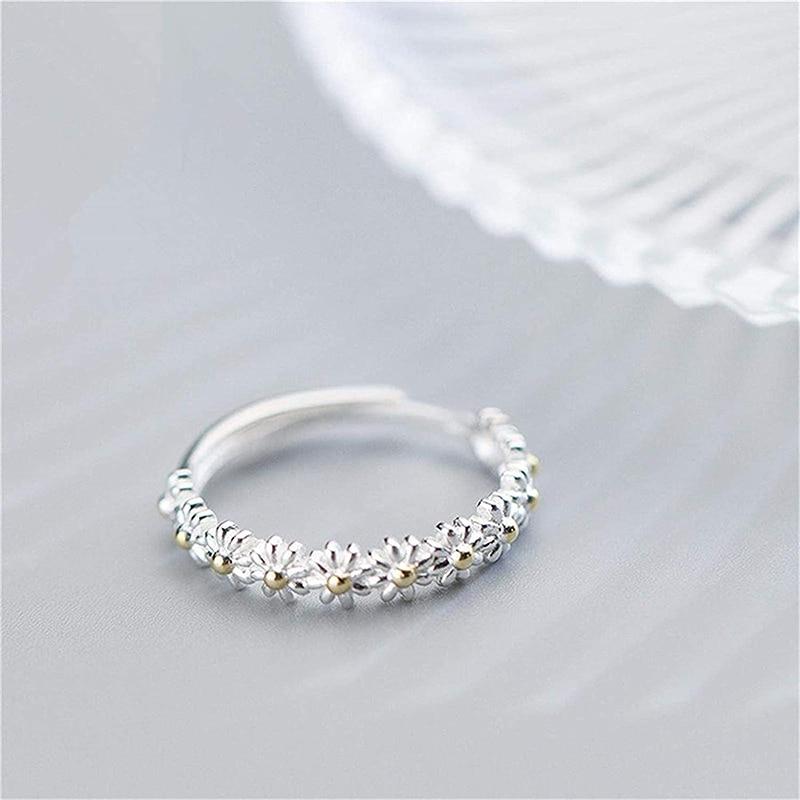 Daisy Ring – Silver and Painted Softness