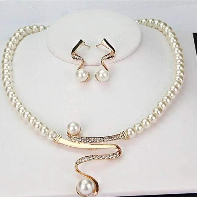 Jewelry Set Including Necklace and Earrings with Natural Pearls