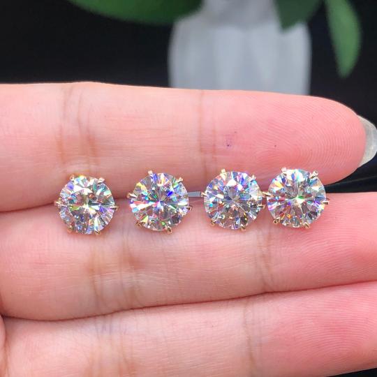 Chic White Gold Earrings