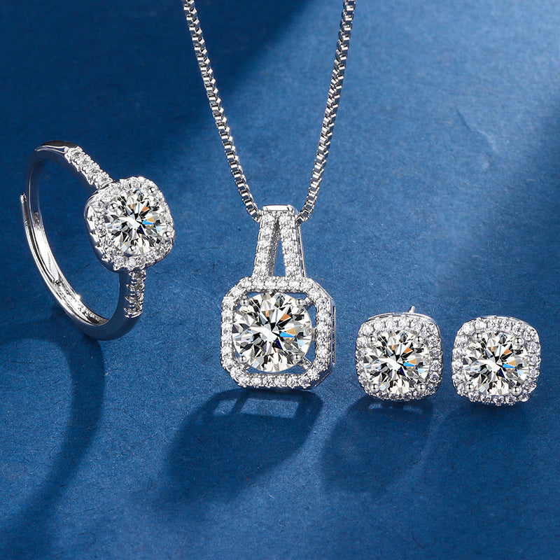 White Gold Jewelry "Lion Quadrata"