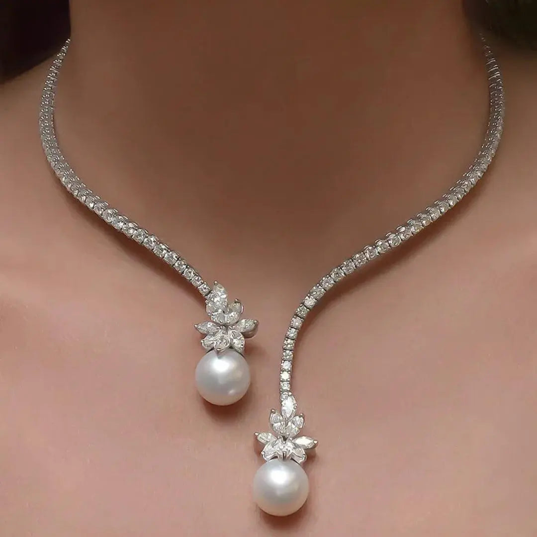 Elegant sparkling necklace with sterling silver pearls