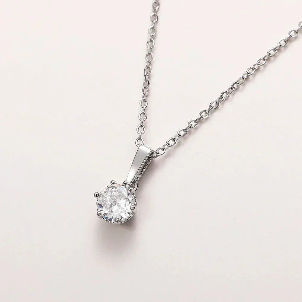 Classic collar with zirconia pendant