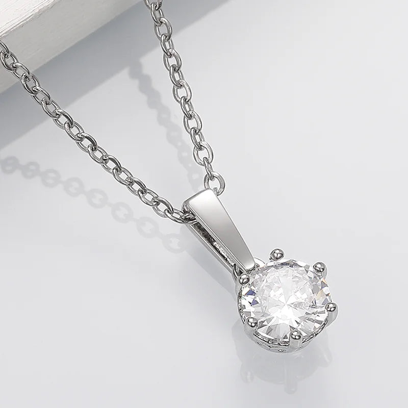 Classic collar with zirconia pendant