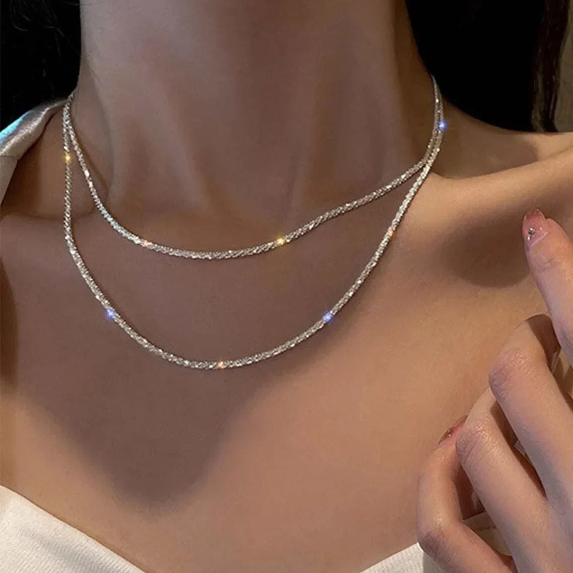 Double-layer collar with crystals