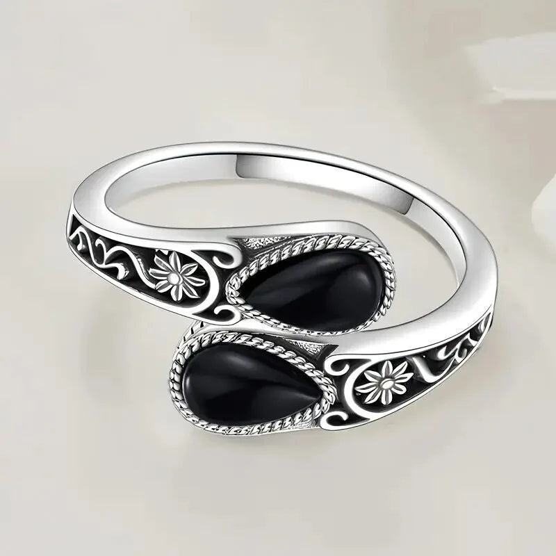 Elegant ring with a moonstone flower