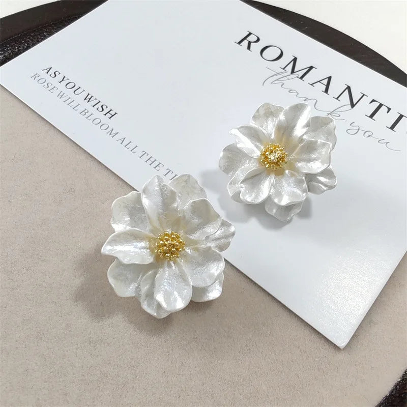 Elegant Peanut Earrings in White Acrylic