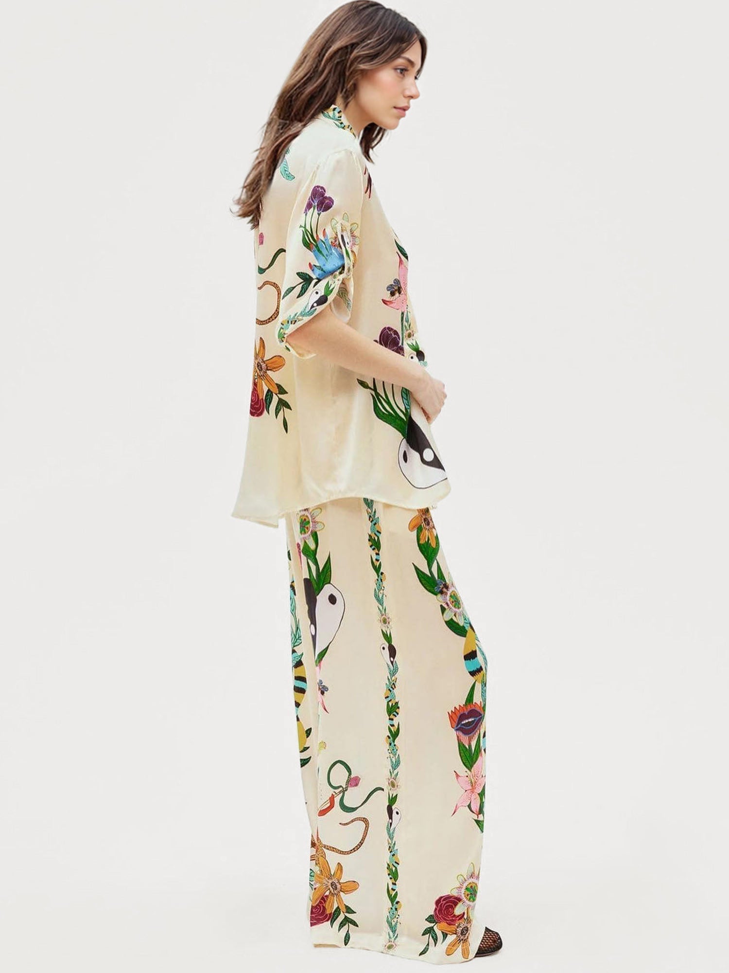Wide Pants with Sophisticated Print