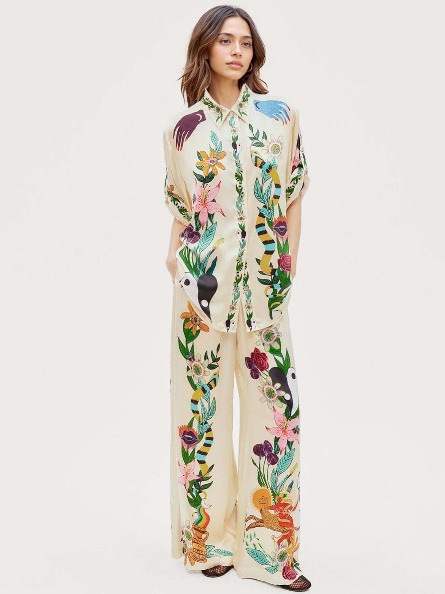 Wide Pants with Sophisticated Print
