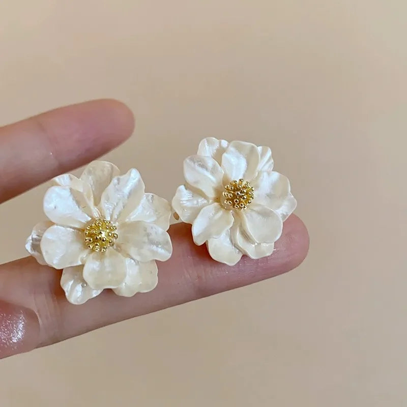 Elegant Peanut Earrings in White Acrylic