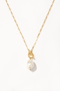 Elegant necklace with a golden pearl
