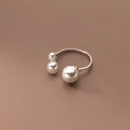 Elegant Ring with a Trio of Pearls