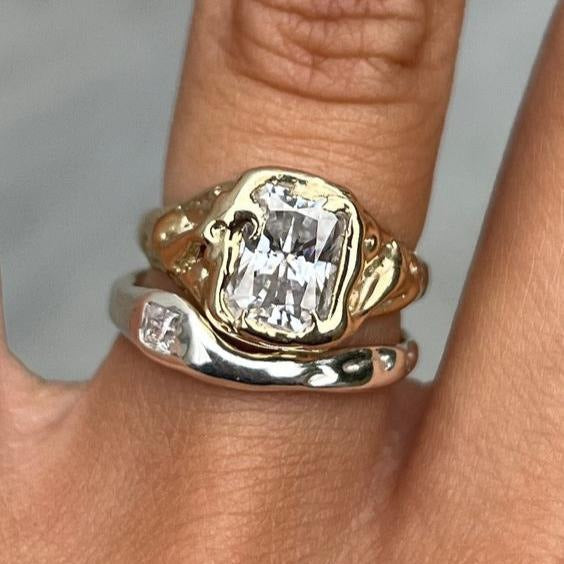 Illuminated Ring Set Made of Gold and Silver