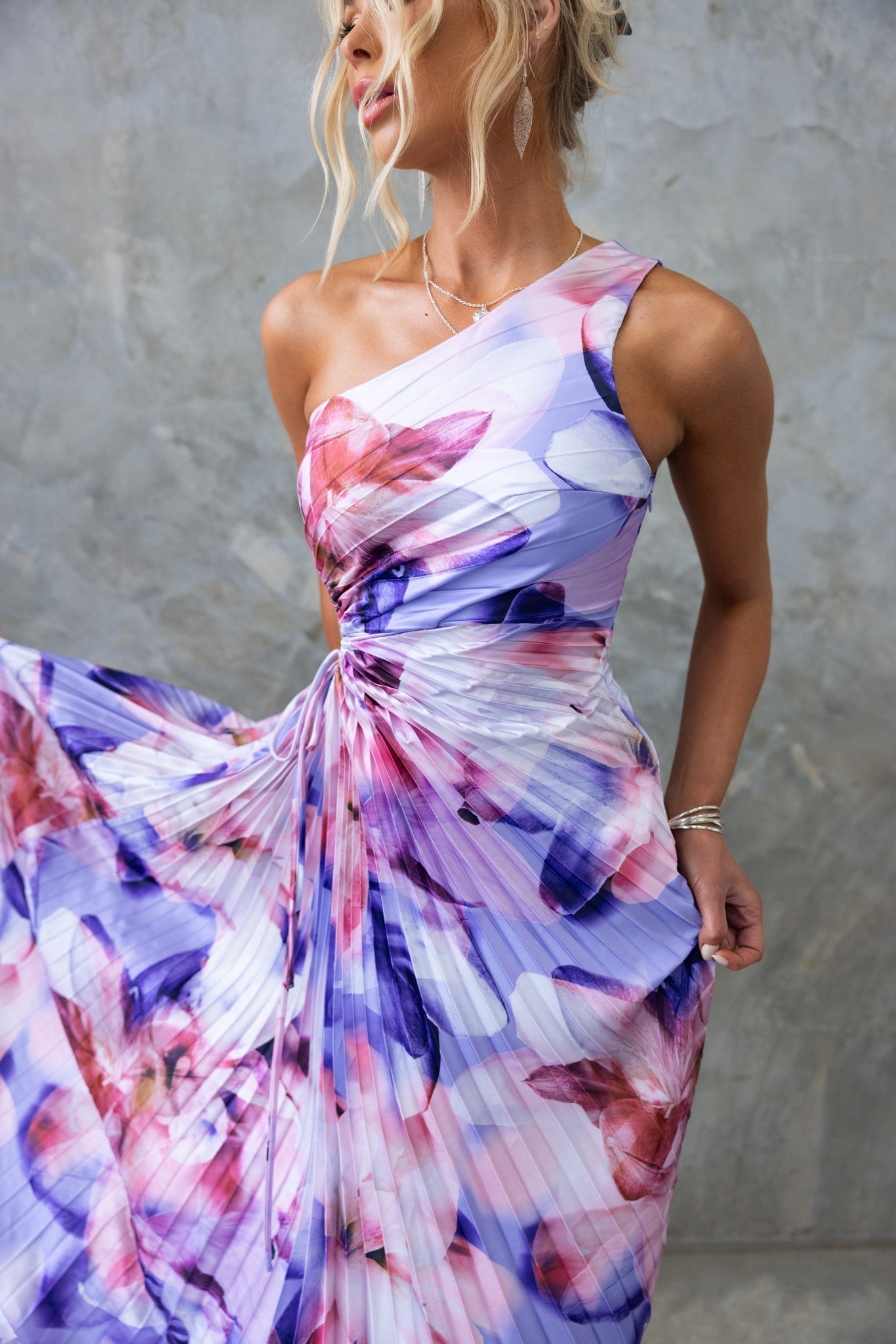 Eila | Midi Dress with One Shoulder and Pleated Shapes