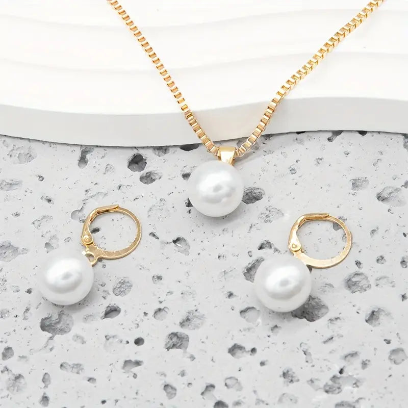 Elegant Jewelry Set with Pearls