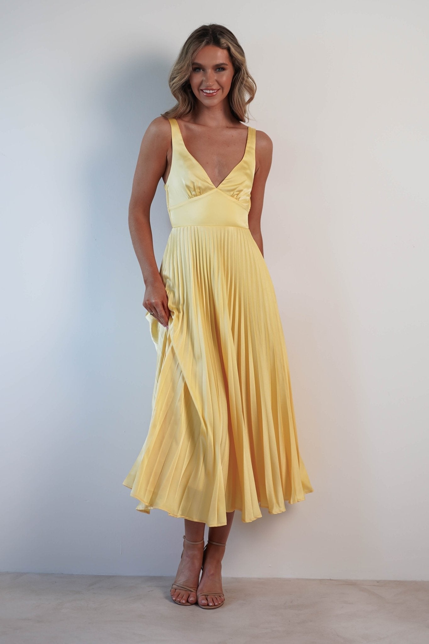 QUEEN | Elegant Maxi Dress with Soft Draping