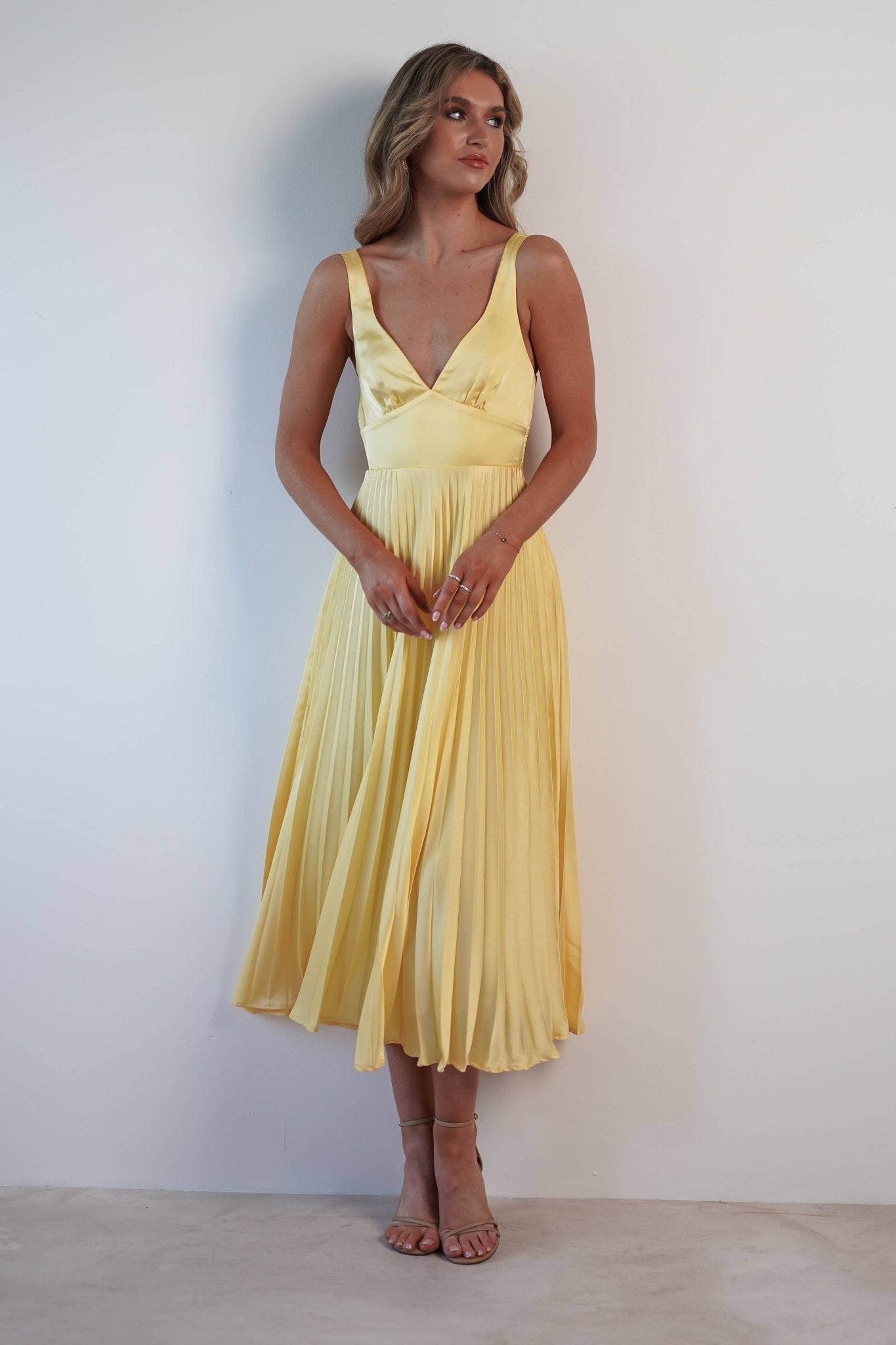 QUEEN | Elegant Maxi Dress with Soft Draping