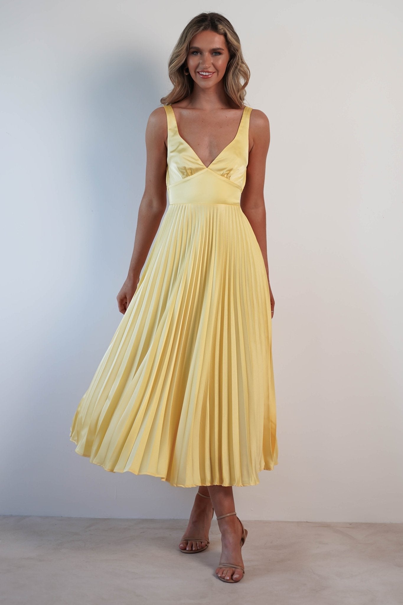 QUEEN | Elegant Maxi Dress with Soft Draping