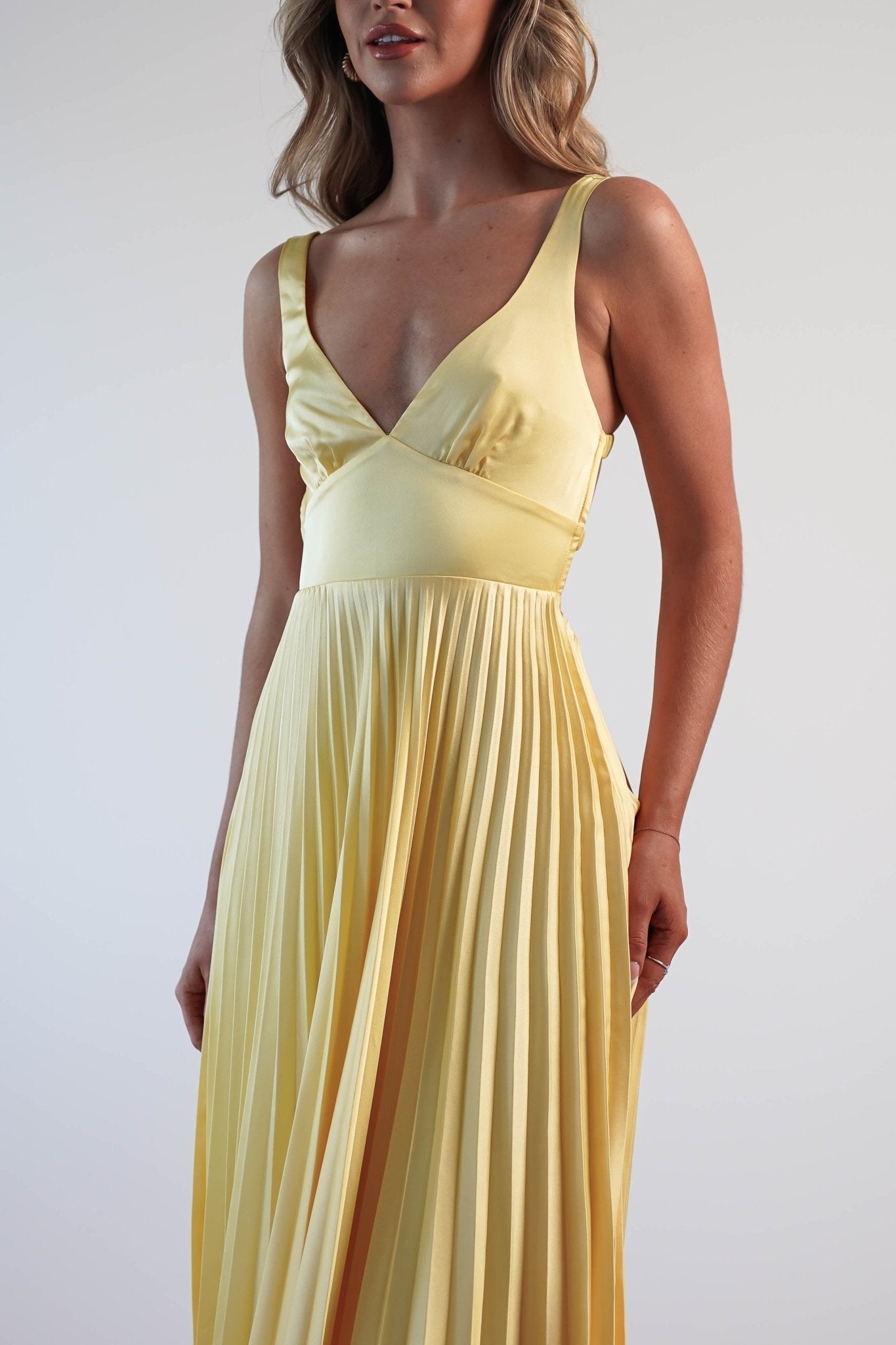 QUEEN | Elegant Maxi Dress with Soft Draping