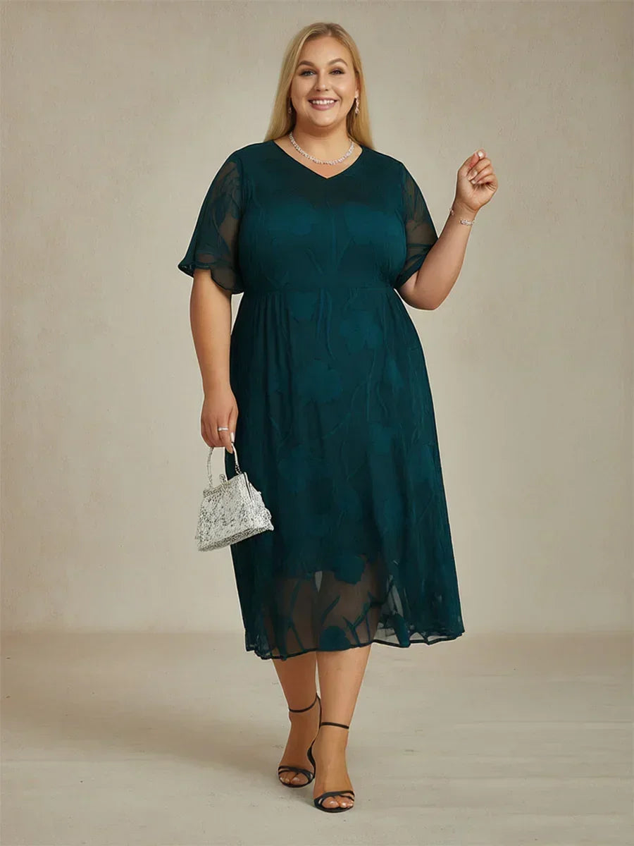 Maxi Dresses Made of Lace Fabric with Soft Sleeves