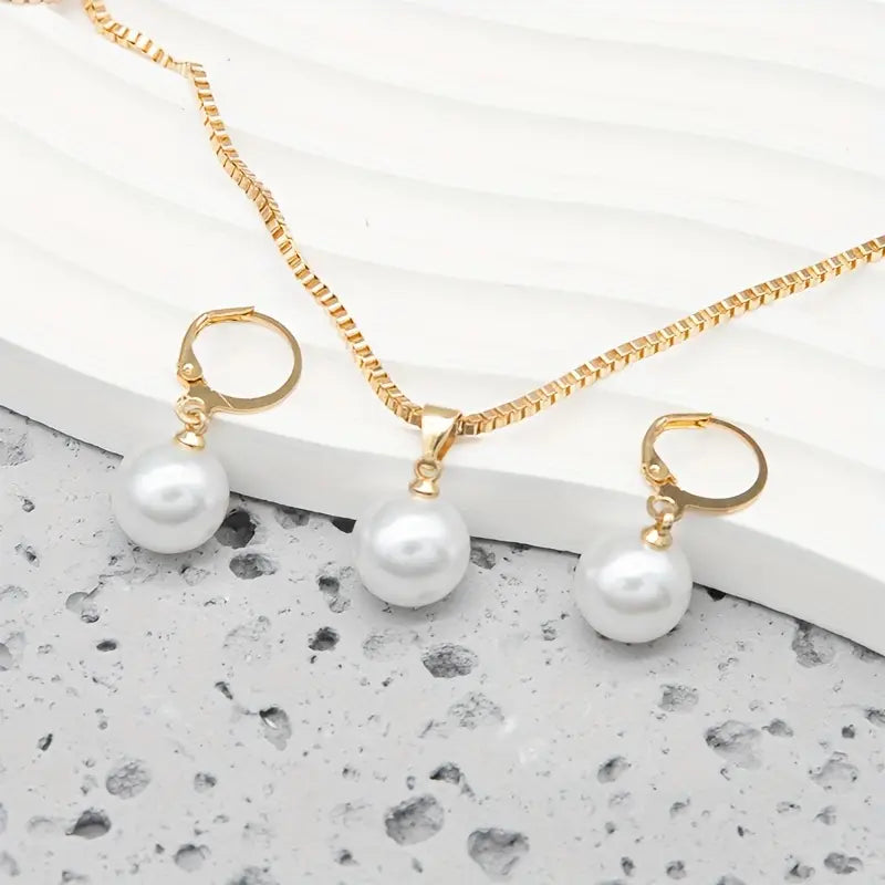 Elegant Jewelry Set with Pearls