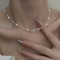Elegant Collar with Shimmering Pearls