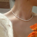 Elegant Collar with Pearls