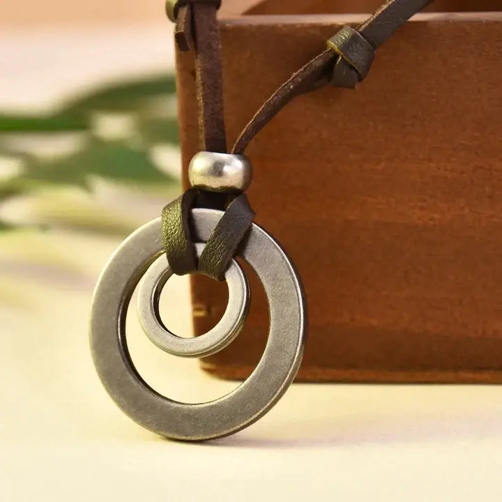 Vintage Style Leather Collar with Silver Coating