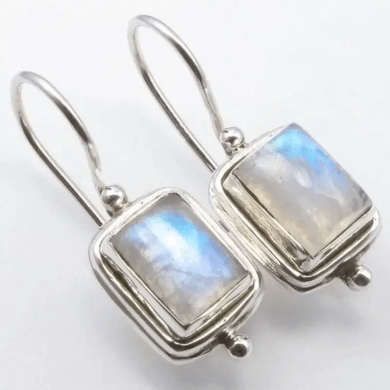 Beatrice - Vintage Earrings with Square Moonstone