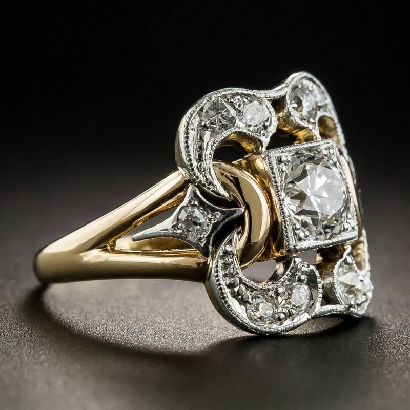 Classic gold ring with vintage zirconia