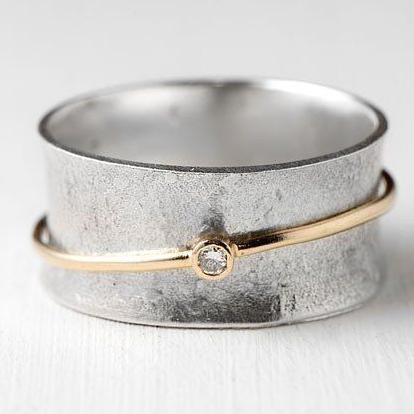 Golden Elegance Ring™ – Silver and Shine