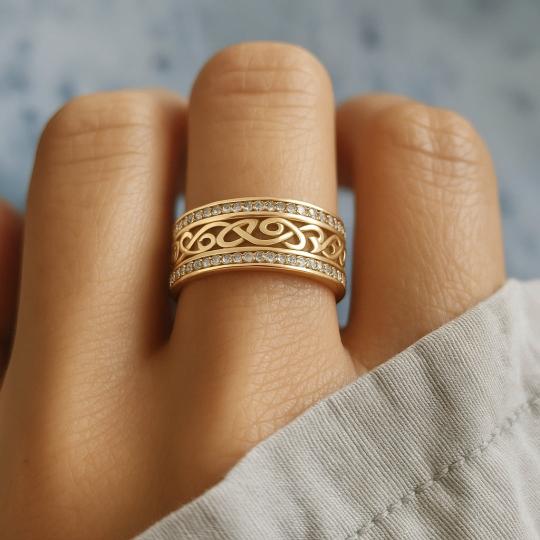 Gold Ring "Lucha and Ota"