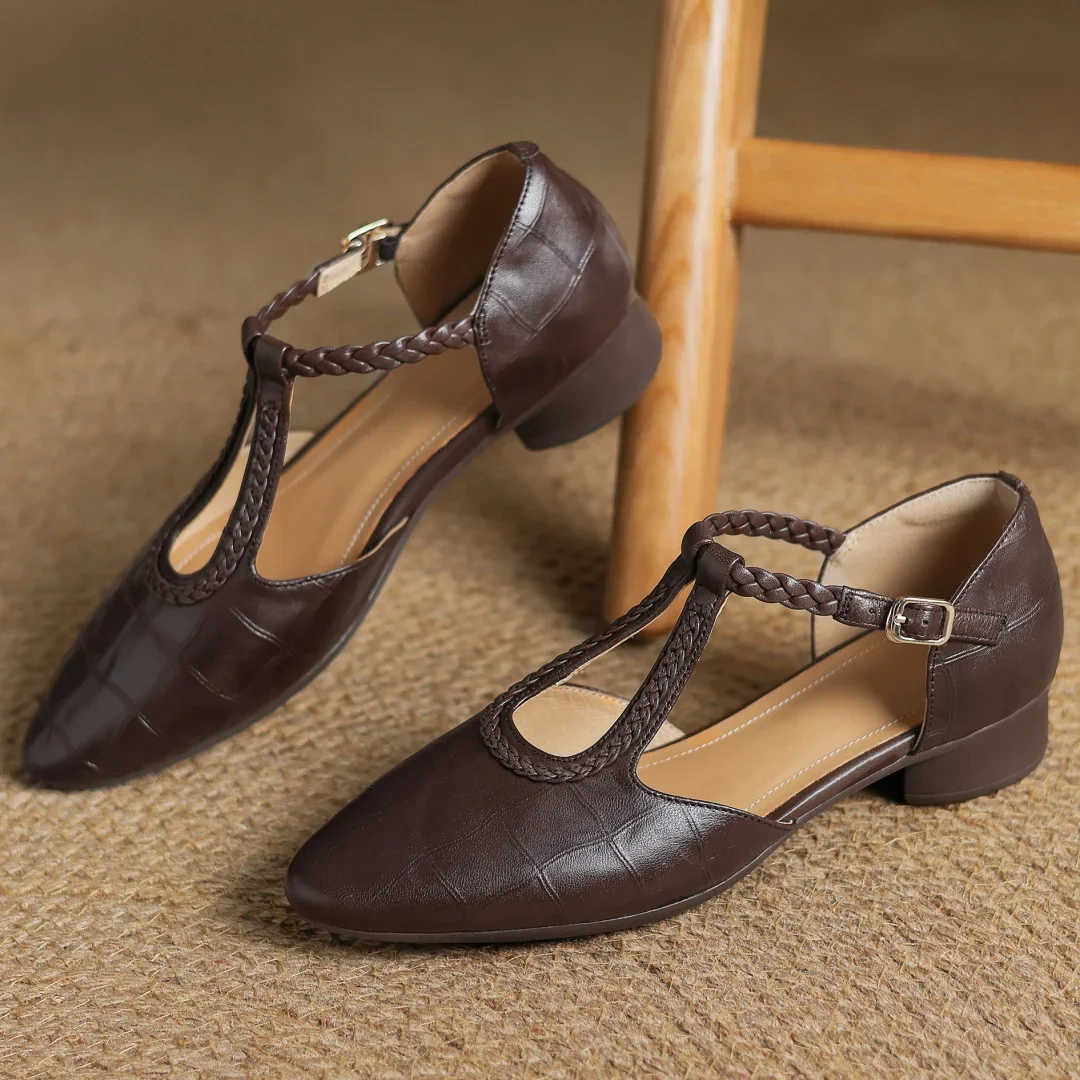 Women's Mary Jane Shoes with Braided Strap and Elegant Finish