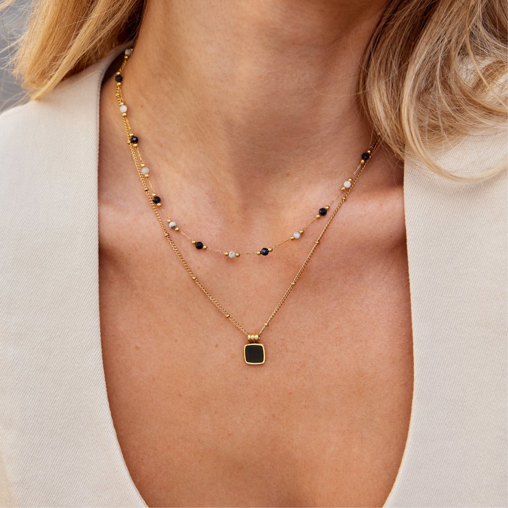 Layered collar with stones