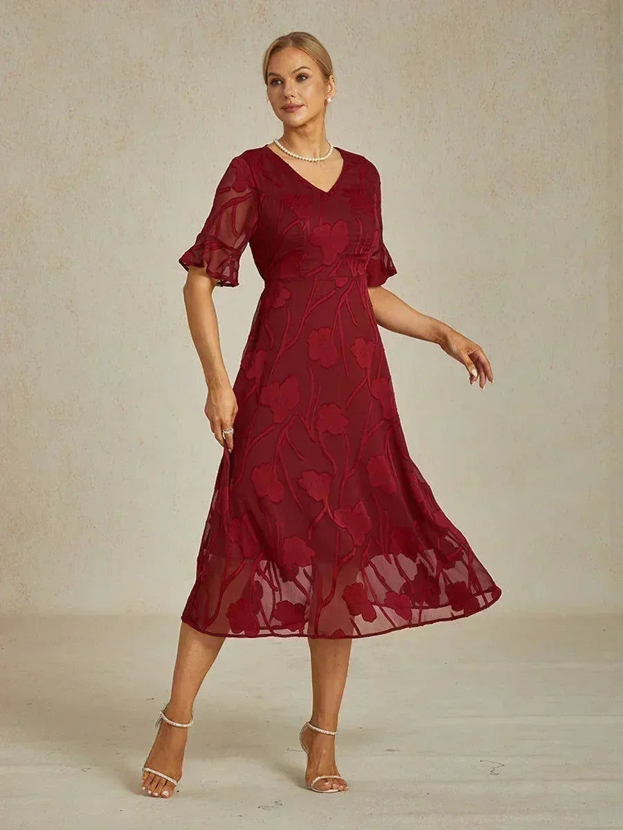 Maxi Dresses Made of Lace Fabric with Soft Sleeves