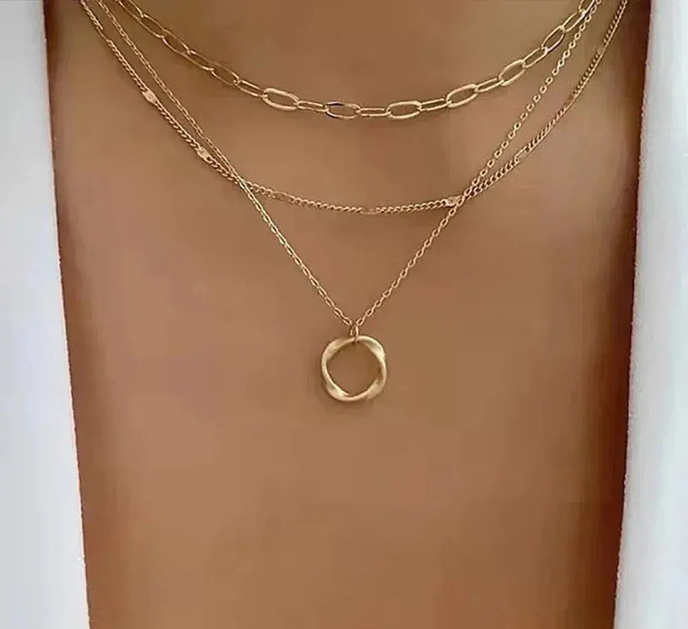 Classic Gold Necklace with Pendant